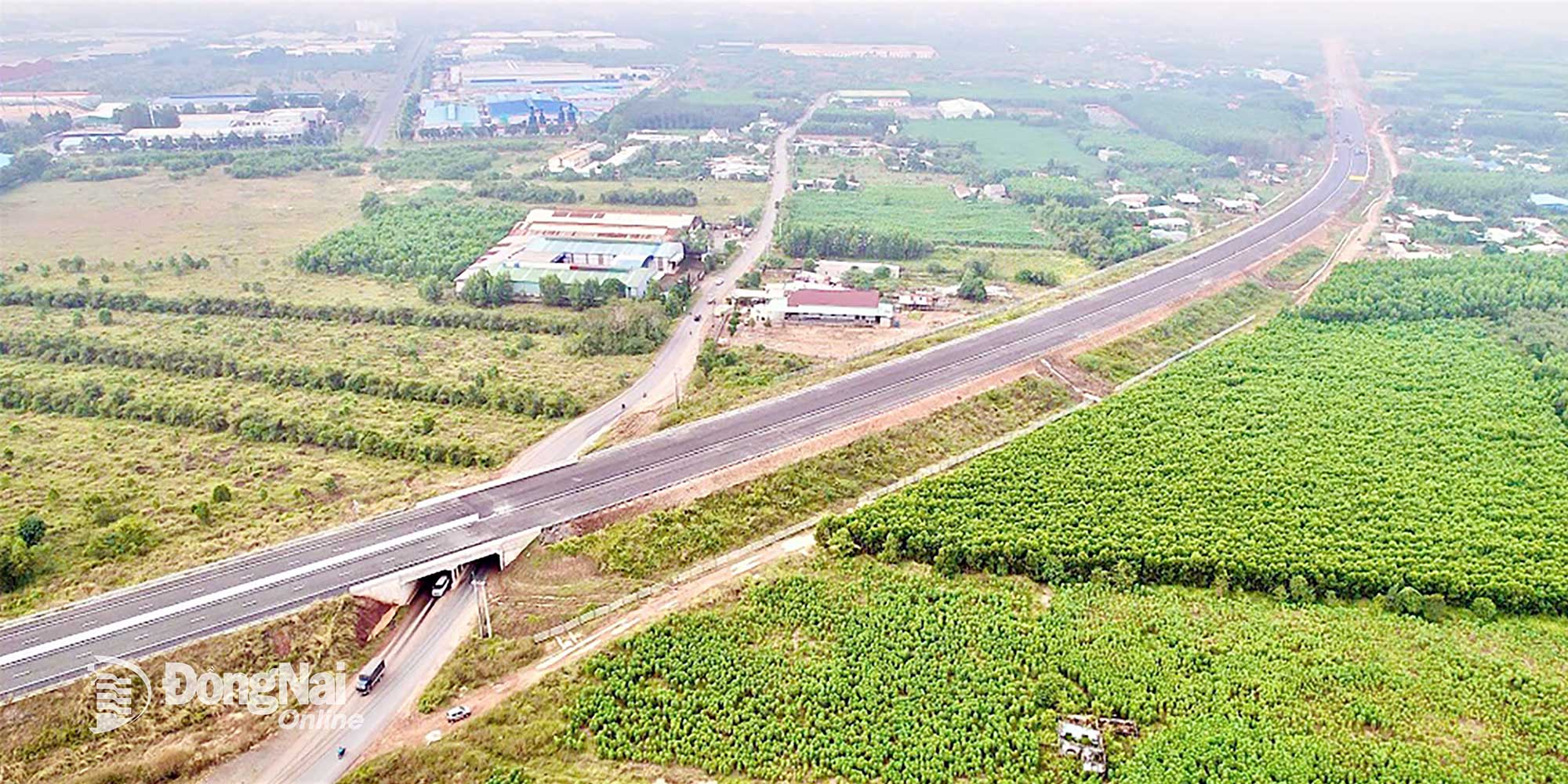 Đường cao tốc Biên Hòa - Vũng Tàu đoạn qua Đồng Nai và Thành phố Hồ Chí Minh đã nối mạch