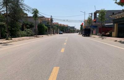 Bán đất sổ đỏ mặt đường Bùi Xá - Tân An, đường rộng 12m, vỉa hè 3m, giá chỉ 33,5tr/m2. LH : ABC 097.1617.333