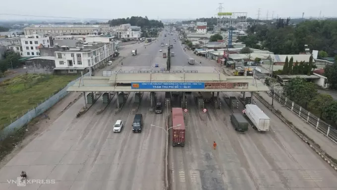 Bàn giao hai trạm thu phí quốc lộ 51 để tháo dỡ trước 15/4