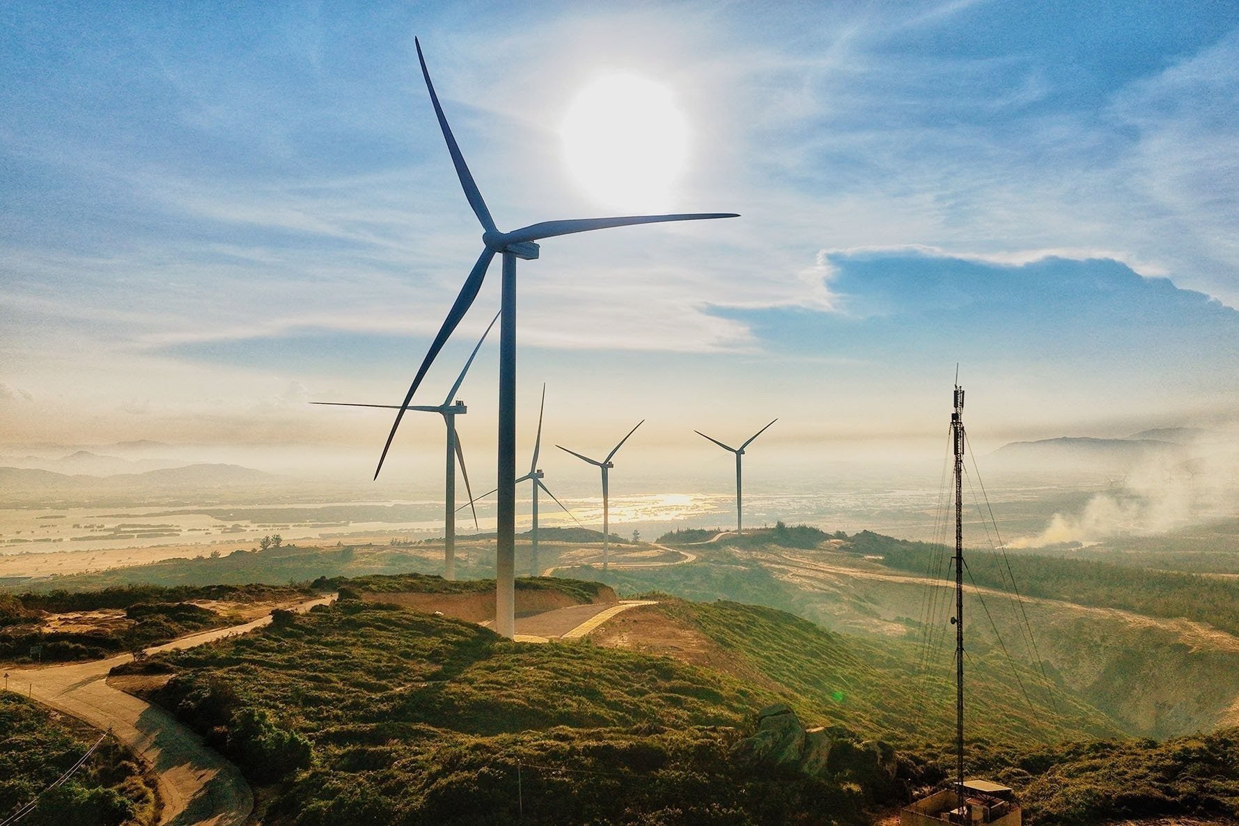 Nhật ký bất động sản 21/11: VinEnergo muốn làm 2 dự án điện gió 40.000 tỷ ở Hà Tĩnh, CTP Invest rót vốn vào Hải Phòng