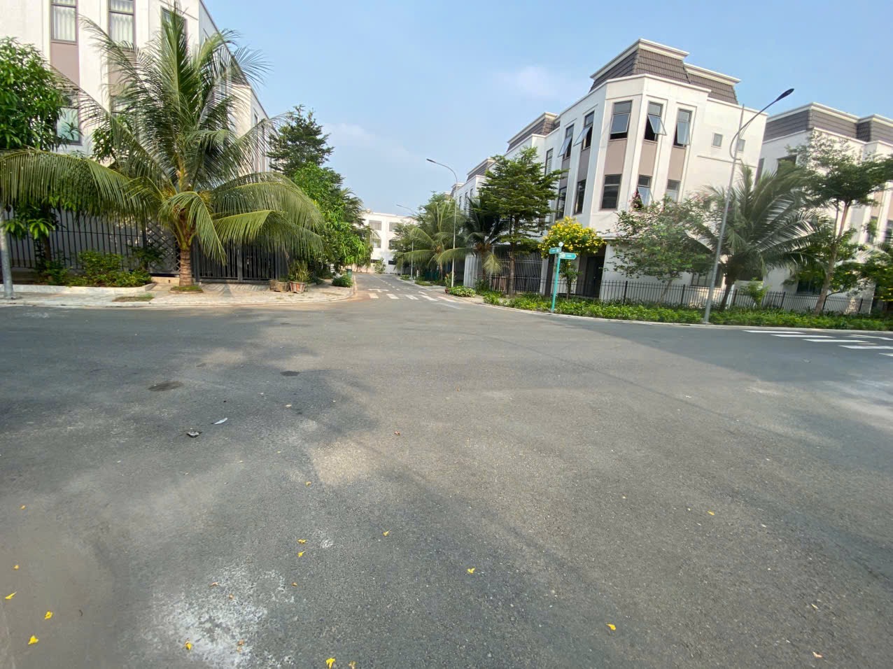 CHÍNH CHỦ CẦN BÁN GẤP CĂN NHÀ GÓC 2 MẶT TIỀN 1 TRỆT 2 LẦU TRẢ TRƯỚC 960 TRIỆU SỞ HỮU NGAY NHÀ PHỐ 2 MẶT TIỀN
