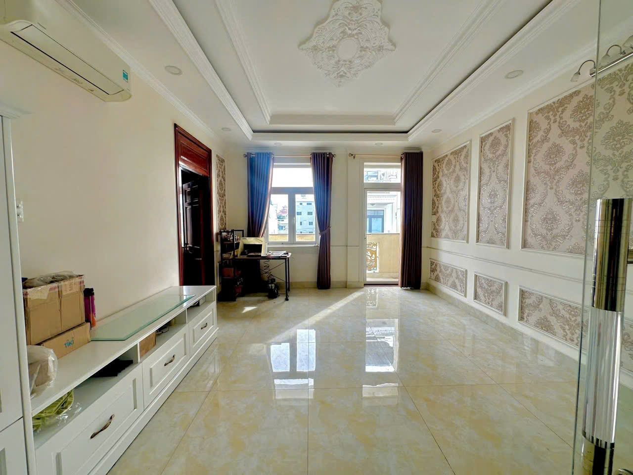 TÒA NHÀ 5 TẦNG ĐƯỜNG LÊ VĂN QUỚI