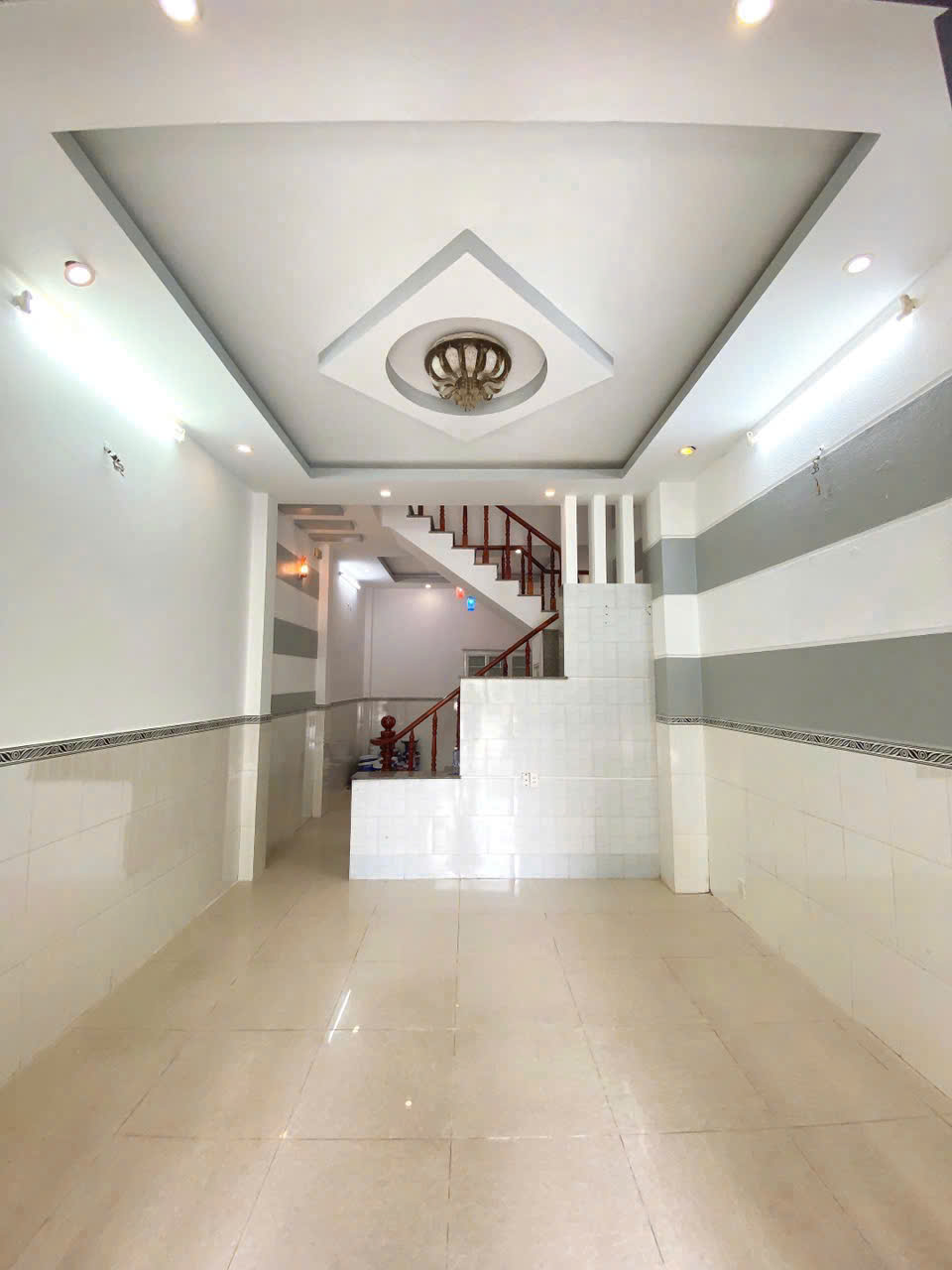 BÁN NHÀ ĐƯỜNG ĐẤT MỚI