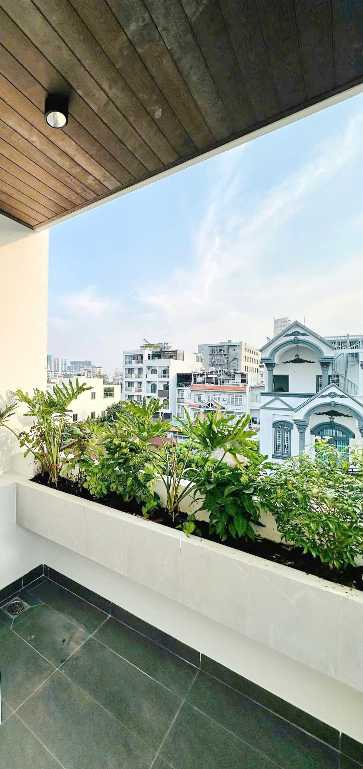 NHÀ PHỐ MT ĐS P. BÌNH THUẬN Q7