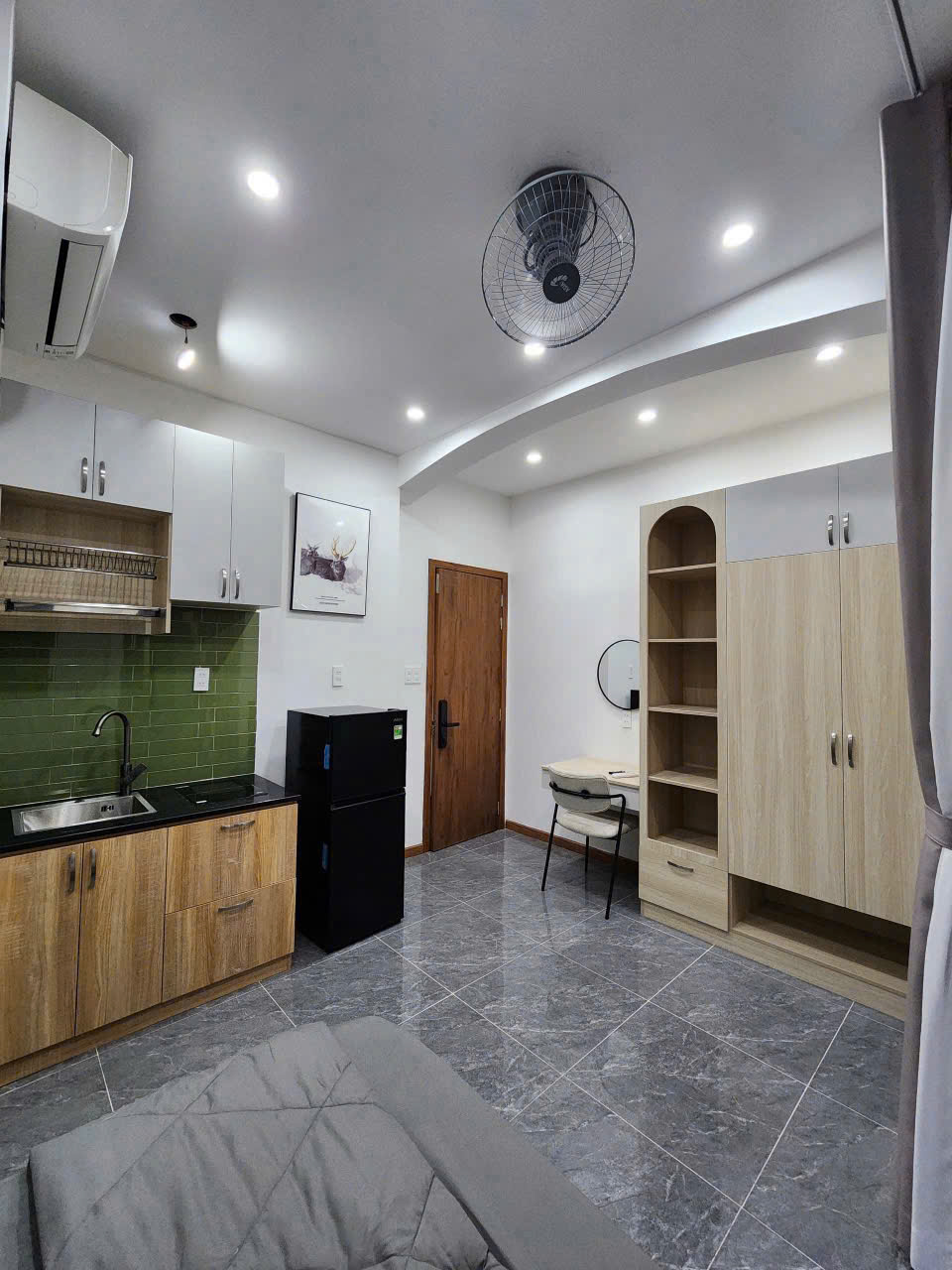 TÒA NHÀ CHDV CAO CẤP – NGAY CHỢ BẾN THÀNH, GA METRO SỐ 1