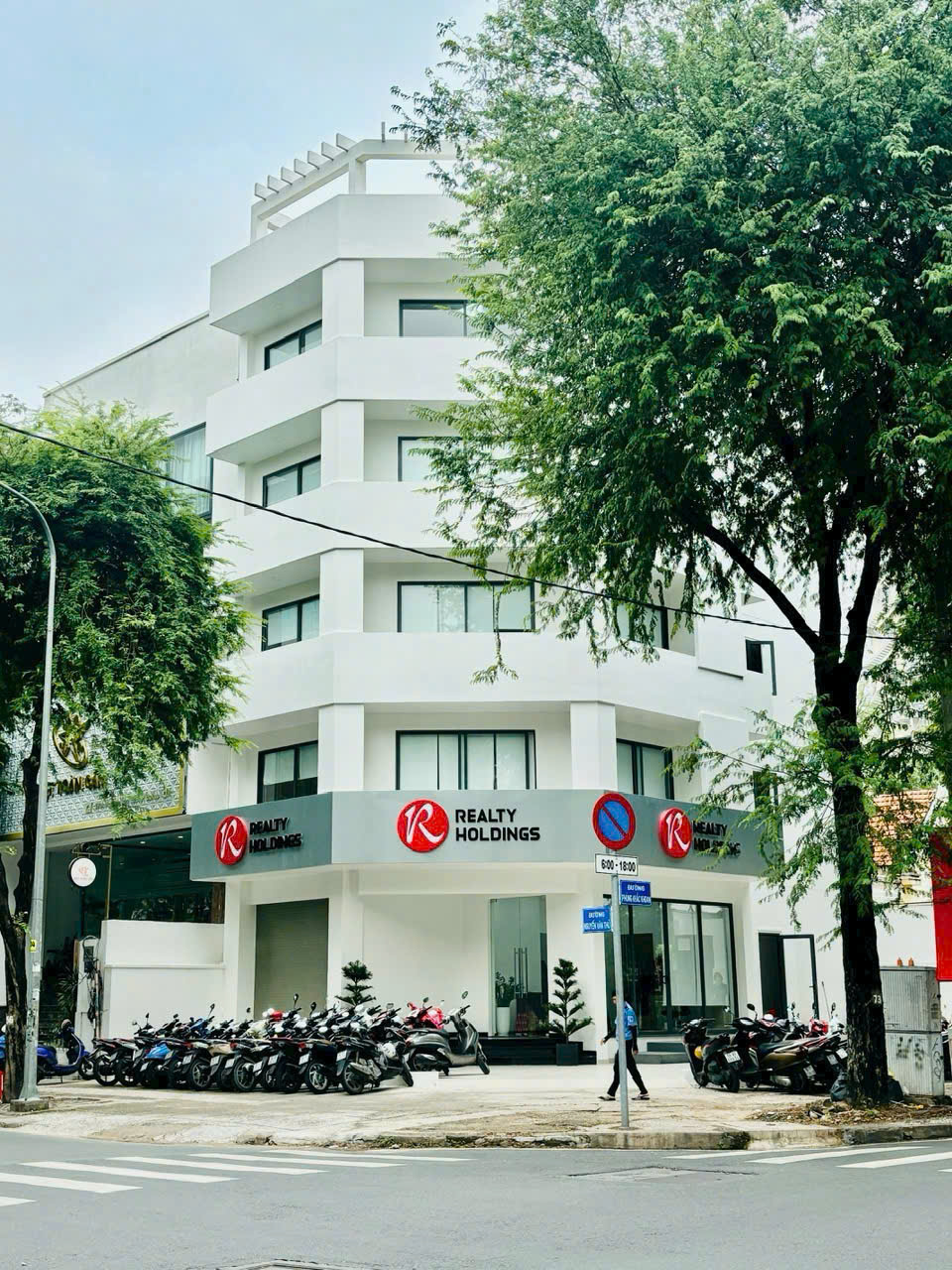 Toà nhà Góc 2 MT Phùng Khắc Khoan  & Nguyễn Văn Thủ,P.Dakao, Quận 1