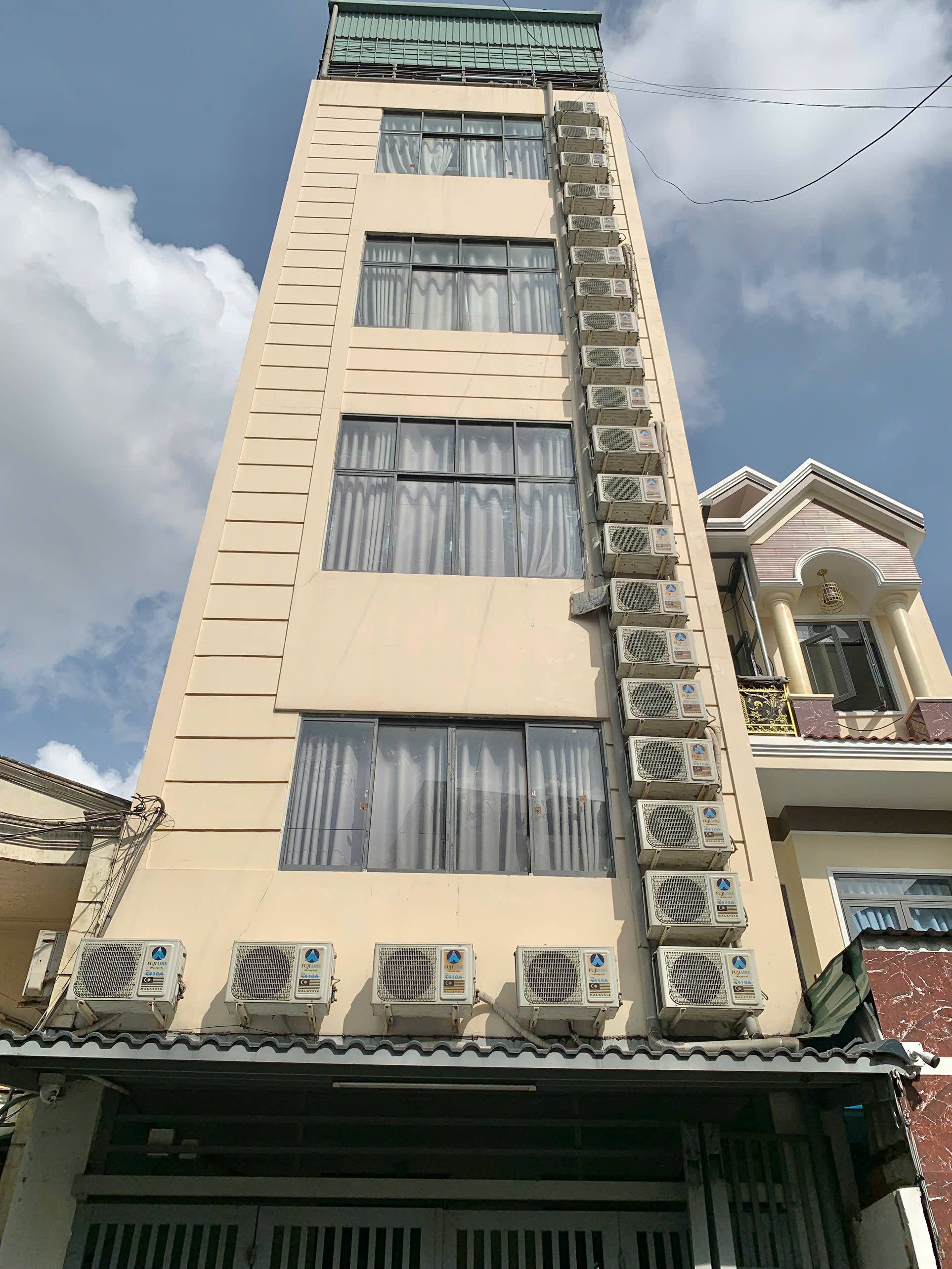 Căn hộ dịch vụ Cao Cấp - 76/73/6 Lê Văn Phan