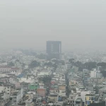 Sáng nay, bầu trời TP.HCM đục ngầu, vì sao?