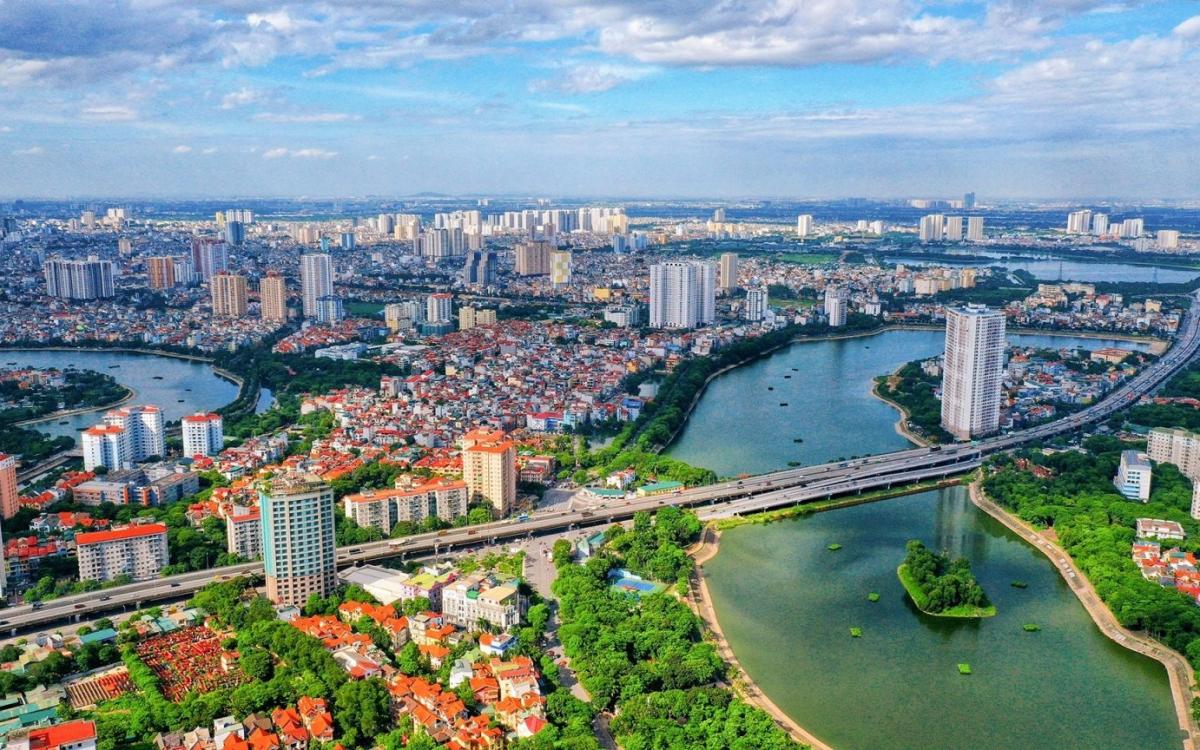 Nhà đầu tư bất động sản nên "án binh bất động" hay tranh thủ "bắt đáy"?