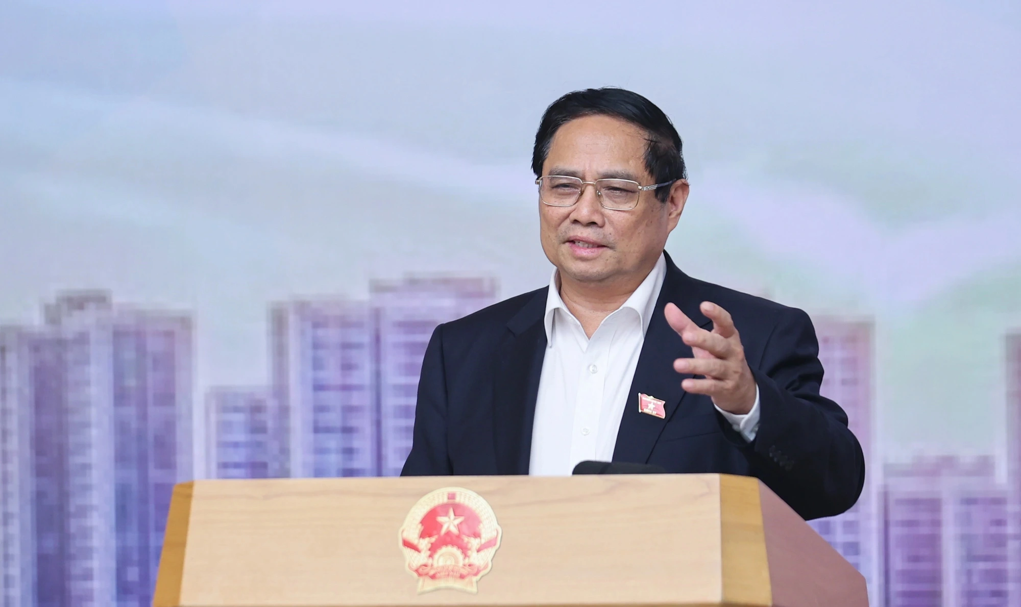 Thủ tướng: Tăng nguồn cung để tăng khả năng tiếp cận bất động sản của người dân