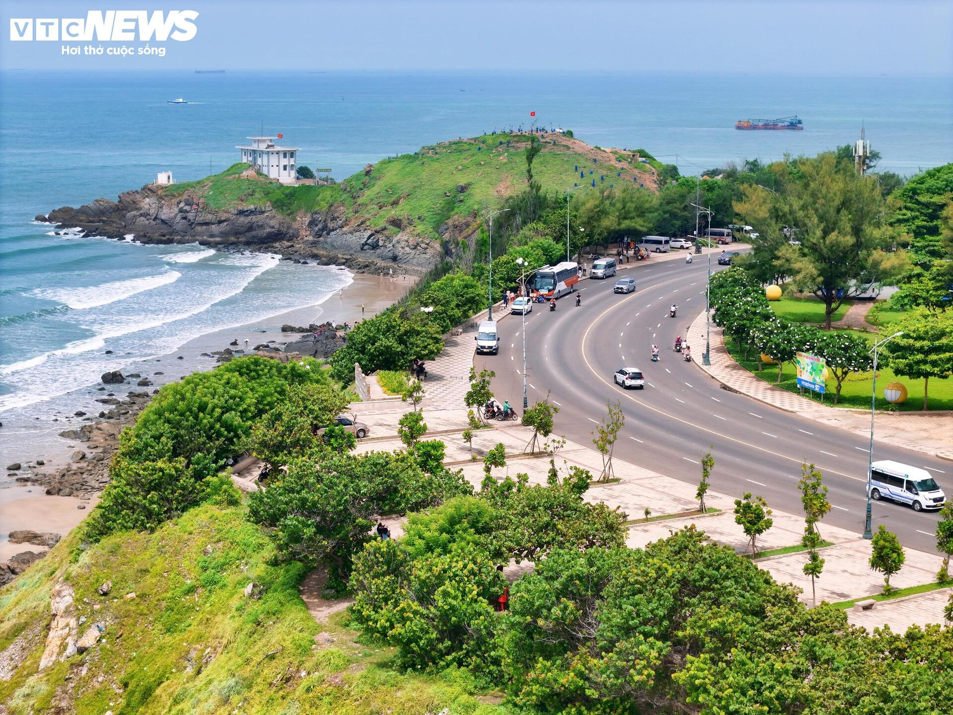 Tăng tốc thi công đường 13.900 tỷ nối cao tốc Biên Hòa ra biển TP.HCM