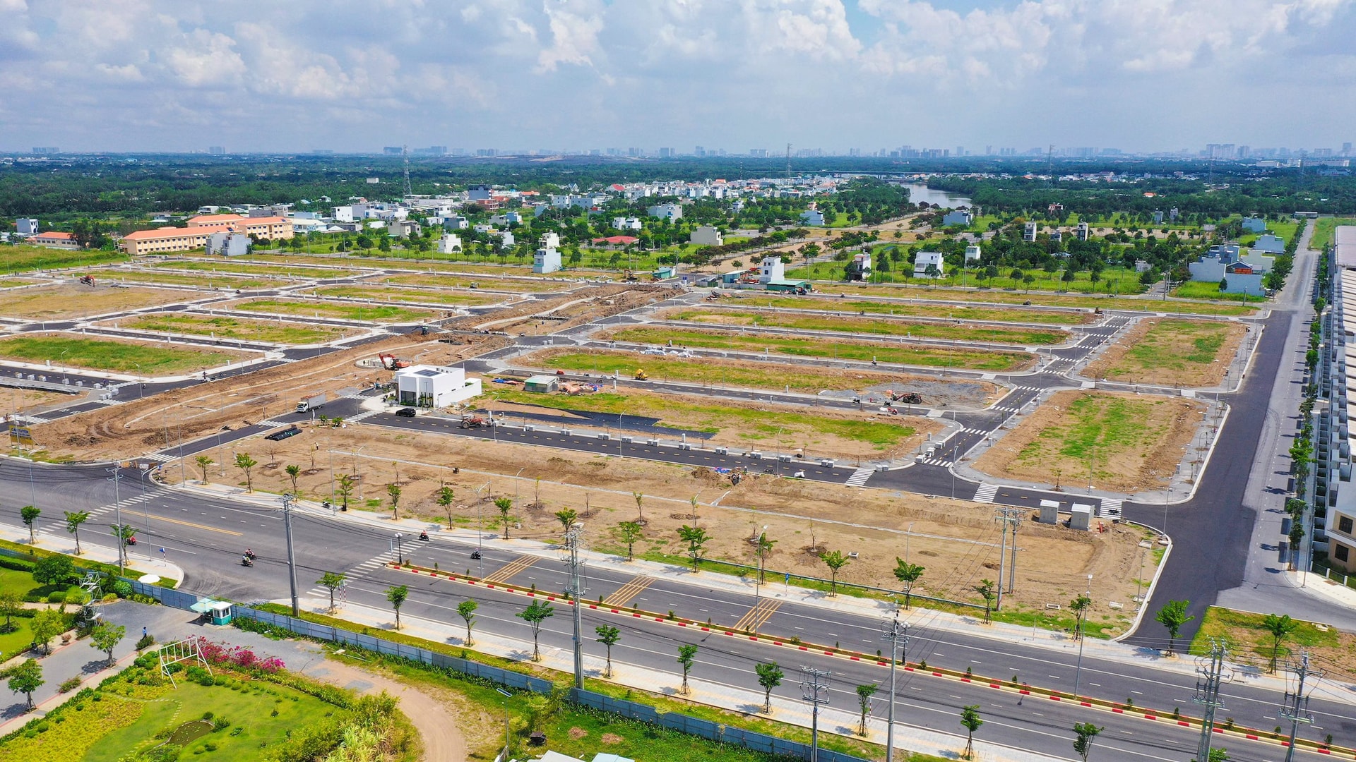 Nhà đầu tư miền Bắc đang Nam tiến "săn" bất động sản lân cận Tp.HCM