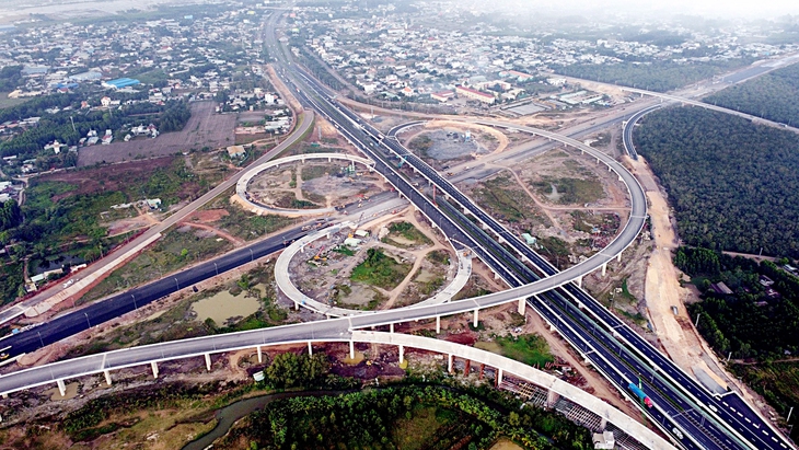 Giao thông có kịp kết nối sân bay Long Thành?