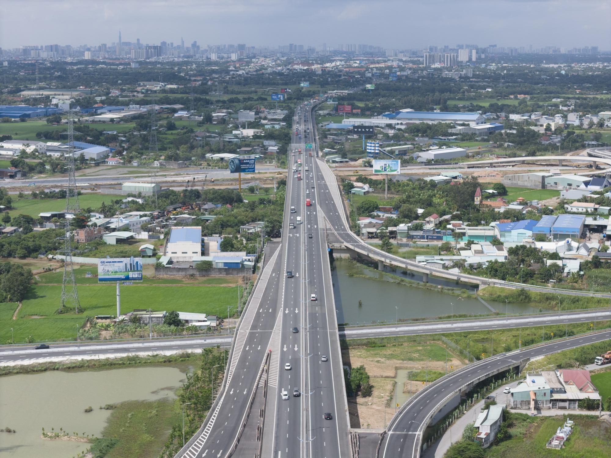 Tây Ninh dự trữ nguồn đất, đá, cát phục vụ đường Vành đai 4 và cao tốc TPHCM - Mộc Bài