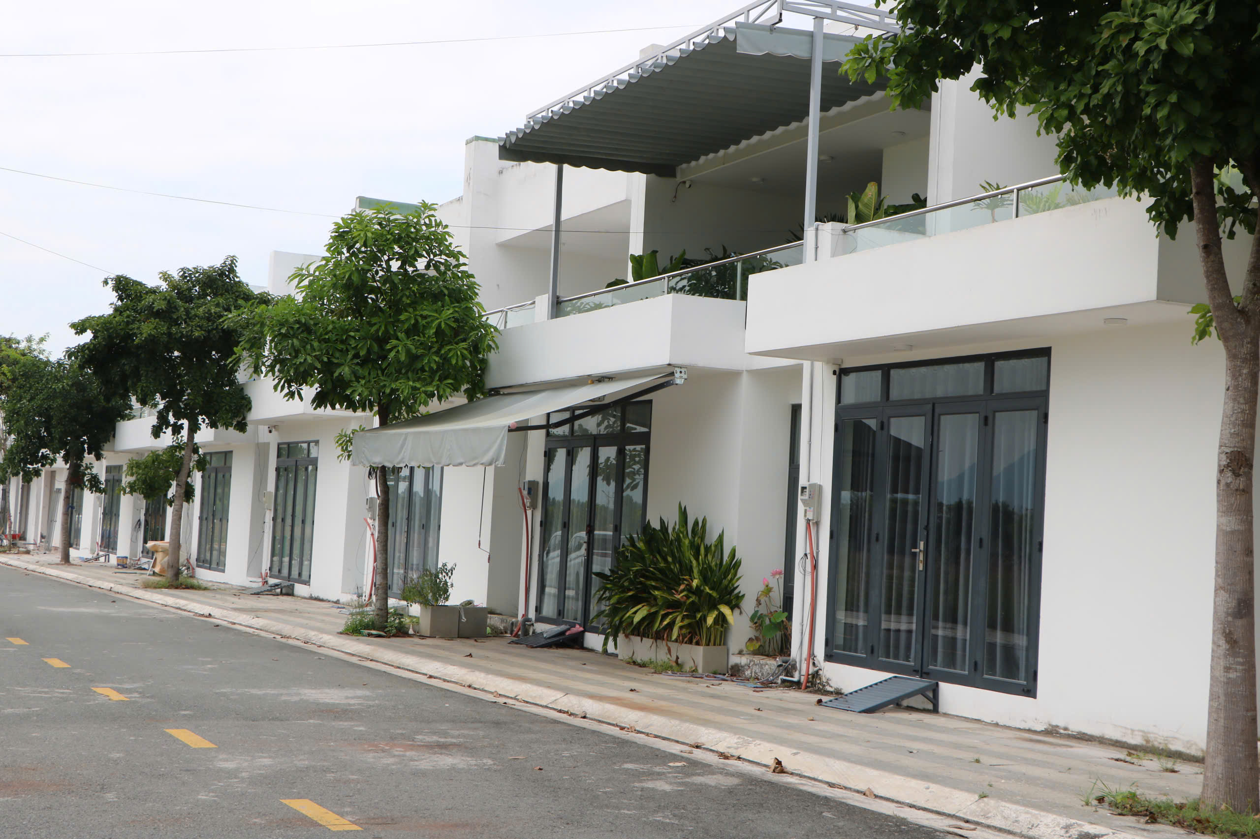 Nhà ở xã hội tăng tốc, thị trường bất động sản vẫn lệch pha